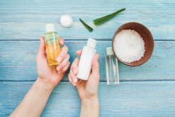 Comparing Benzyl Alcohol and Benzoyl Peroxide: Functional Differences in Personal Care Products