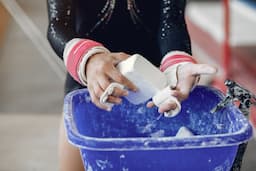 How Caustic Soda Is Used in Textile Industry: From Cotton Processing to Dyeing Excellence